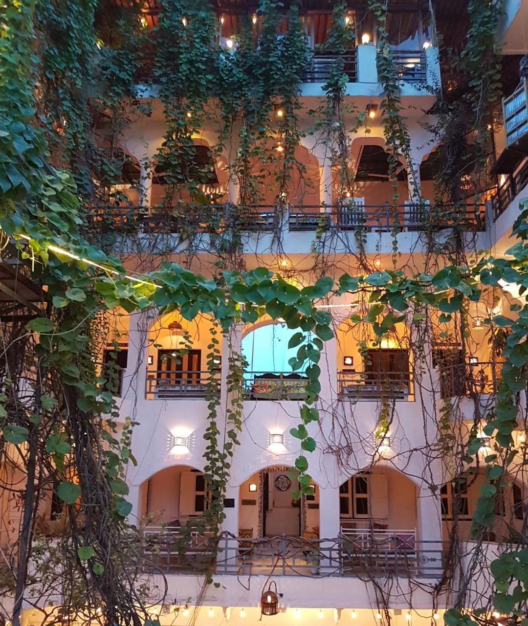 Inn Seventh Heaven Pushkar Bagian luar foto